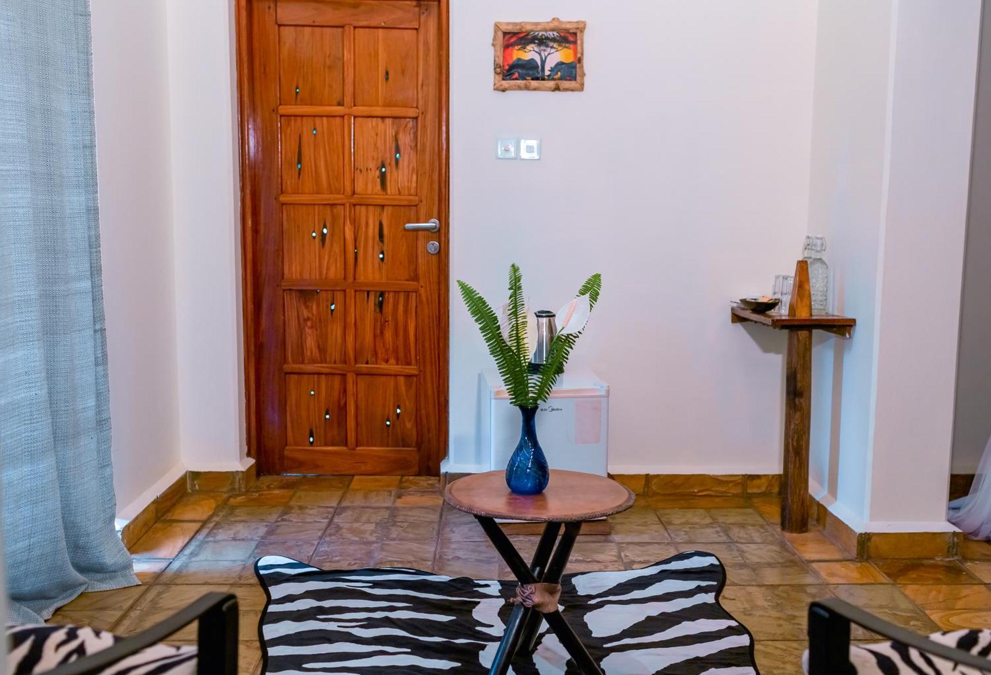 Weru Weru River Lodge Моши Екстериор снимка