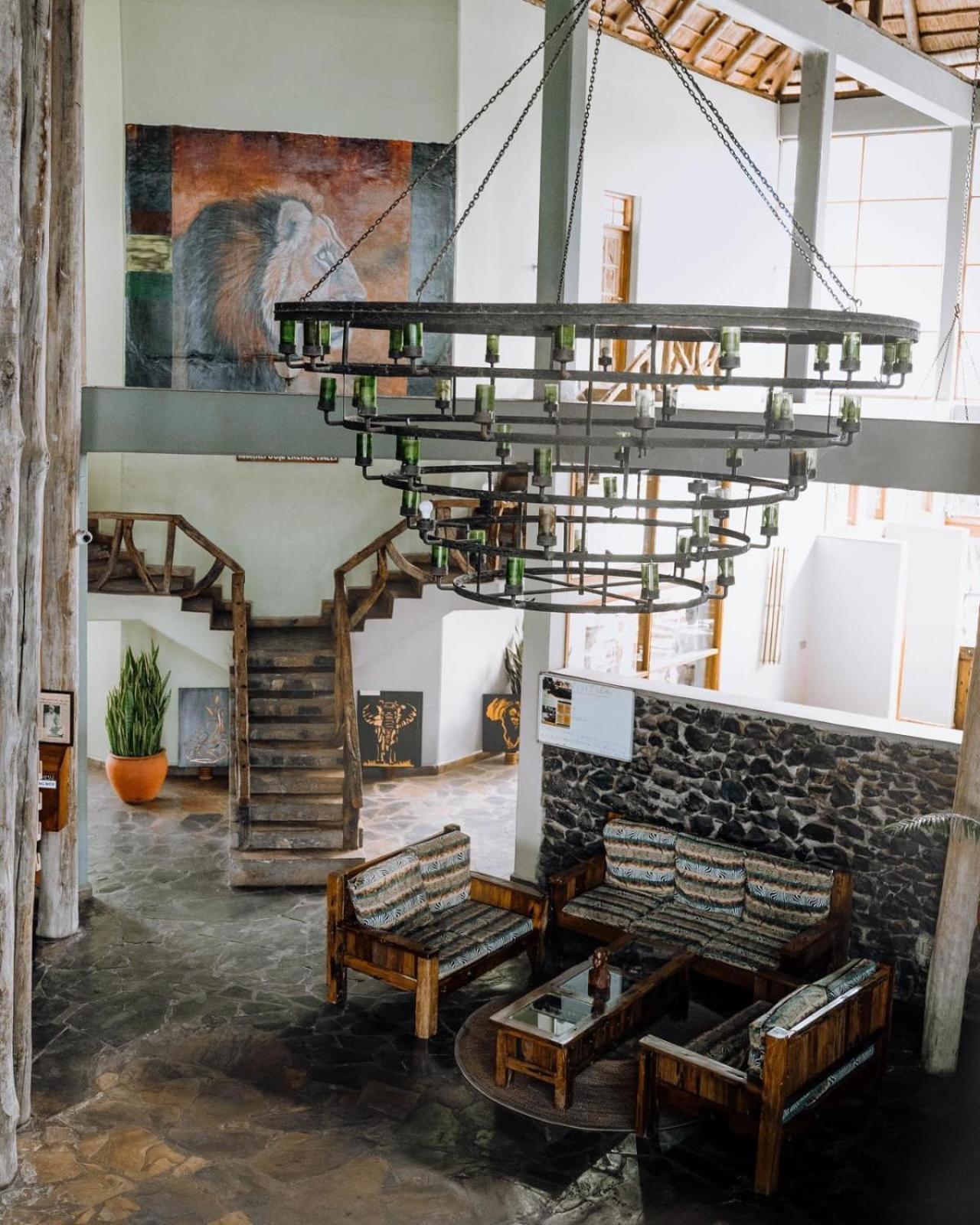 Weru Weru River Lodge Моши Екстериор снимка