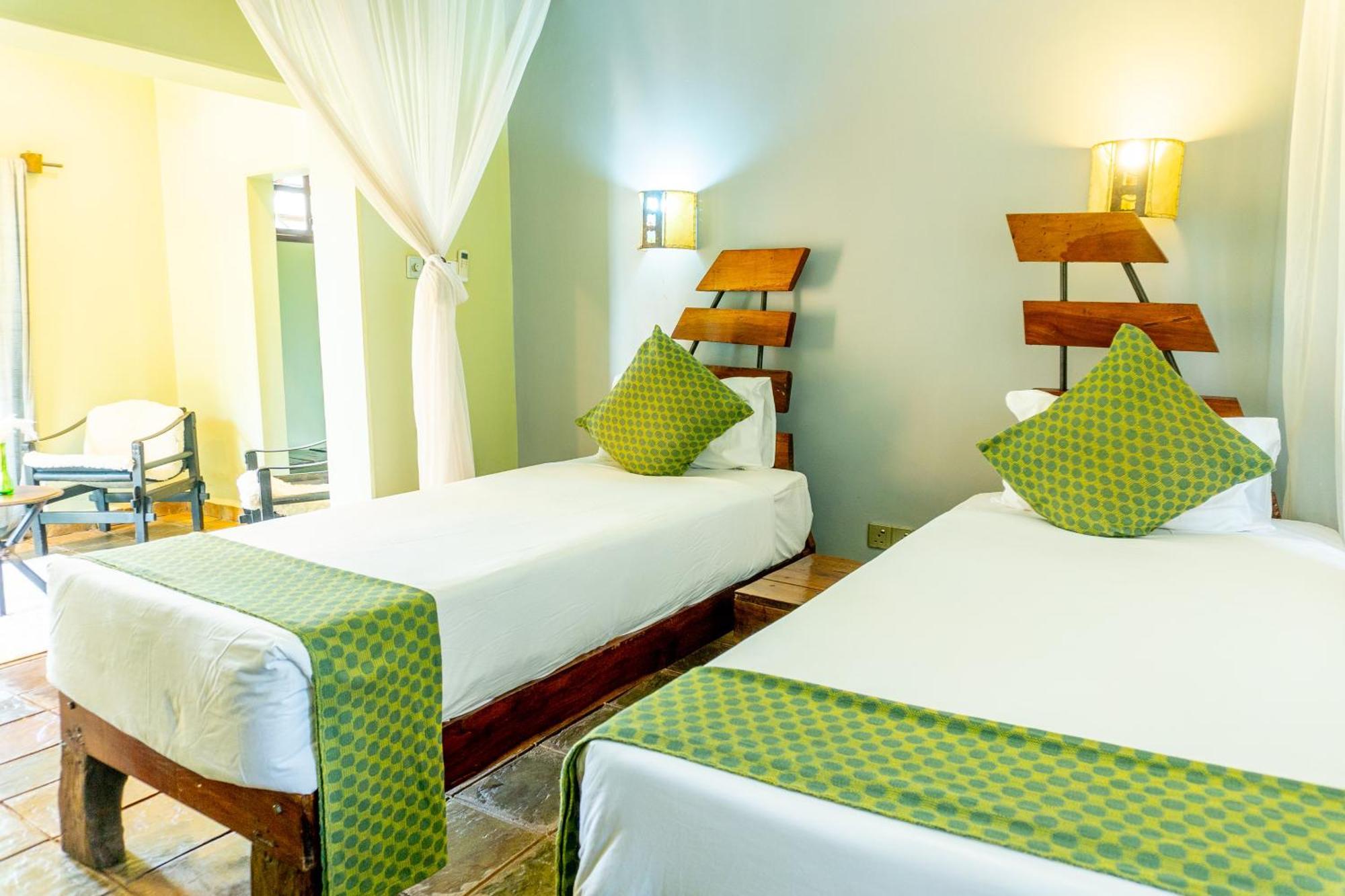 Weru Weru River Lodge Моши Екстериор снимка